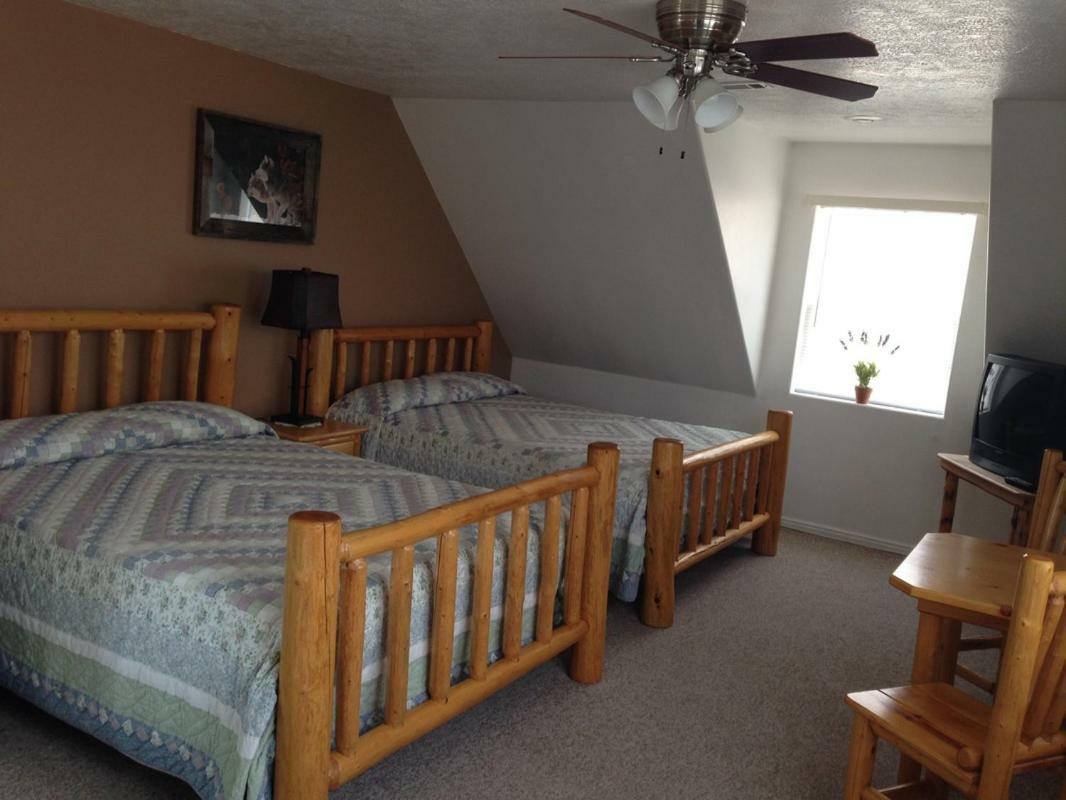 Bullberry Inn Bed & Breakfast Тропик Екстериор снимка